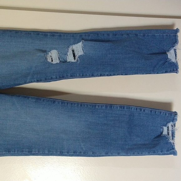 Levi's 724 High Rise Straight Leg Crop Jeans Mid Blue Wash Size 28 - Picture 7 of 17